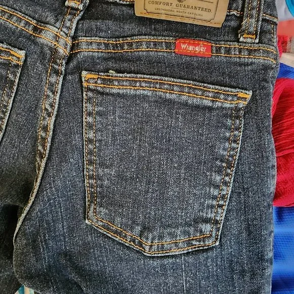 Boy's Wrangler Blue Jeans - Picture 12 of 13
